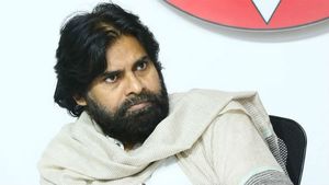  మూడు రాజధానులు తాత్కాలికమే: అమరావతే శాశ్వతం: ప్రభుత్వంపై పవన్ ఫైర్..!