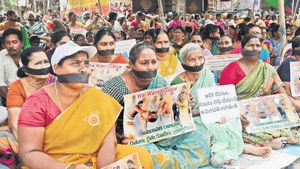  36వ రోజు ... రాజధాని తరలింపుకు నిరసనలు .. గుంటూరు జిల్లా బంద్.. అనుమతి లేదన్న పోలీసులు 