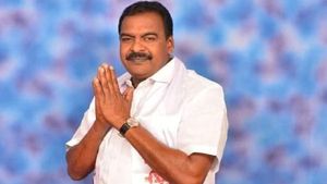 ఏ గట్టునుంటాడో..రాపాక: కమలంతో కలవలేక సతమతం: జనసేన పీఏసీ అత్యవసర భేటీ ఏం చేస్తుందో..!