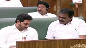పవన్ కల్యాణ్ ఆదేశాలు బేఖాతర్: జగన్‌తో చనువుగా..ఆప్యాయంగా రాపాక: సభలో ముచ్చట్లు.. !