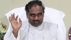మంత్రి బుగ్గనపై బీజేపీ నేత, మాజీ మంత్రి రావెల ఫైర్ ..10 కోట్ల పరువు నష్టం దావా వేస్తానని ప్రకటన 