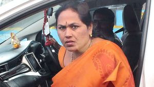 ఏడాది కాలంగా యువతిపై అత్యాచారం..మత మార్పిడి: పోలీస్ కమిషనర్ కు బీజేపీ మహిళా ఎంపీ ఫిర్యాదు.. ! 