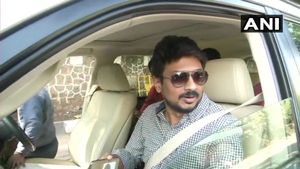 జెఎన్‌యూ విద్యార్థులకు అండగా తమిళ హీరో:  వారితో కలిసి ఢిల్లీలో నిరసన దీక్షలో.. !