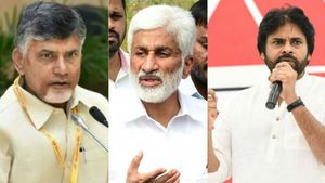 పవన్ కళ్యాణ్‌కు బీజేపీ క్లాస్, అందులో చంద్రబాబును మించేశాడు: విజయసాయి రెడ్డి తీవ్ర విమర్శలు