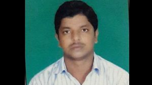 అందమైన భార్య, అనుమానం పిచాచి, టార్చర్, పురుగుల మందు ఇంజెక్షన్ వేసి చంపేసిన భర్త, నరాలు!