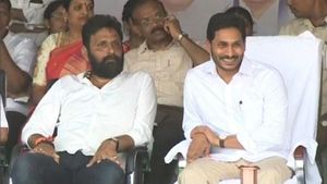  చిన్నారులకు భోగిపళ్లు పోసి .. ఎడ్ల పందాలు చూసి సంక్రాంతి వేడుకల్లో పాల్గొన్న సీఎం జగన్