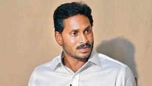 జగన్ సర్కార్‌కు హైకోర్టు షాక్.. రాజధాని రైతులపై దాడి ఘటనపై జడ్జీల సీరియస్.. 