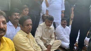 40 ఇయర్స్ ఇండస్ట్రీలో ఫస్ట్ టైమ్.. పోలీసులు చెయ్యేశారన్న చంద్రబాబు.. ఎన్‌కౌంటర్‌ చేయండంటూ.. 