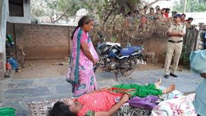 గుంటూరులో దారుణం: తెల్లవారే సరికి విగతజీవిగా మారిన సోదరి, సోదరుడిపైనే అనుమానం..?
