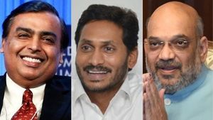 అంబానీకి జగన్ భారీ గిఫ్ట్ : సొంత పార్టీ నేతలకు షాక్, తెరవెనక అమిత్‌షా కీ రోల్..!