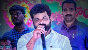 చంద్రబాబు,లోకేష్‌లను వెంటనే అరెస్ట్ చేయాలి.. నాపై దాడి వెనుక వారిద్దరి హస్తం : ఎంపీ సురేష్