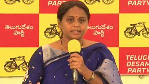 కల్లు తాగిన కోతుల్లా .. అవినీతి మరక అంటిస్తారా ... చర్చకు రాగలరా : సవాల్ చేసిన పంచుమర్తి అనూరాధ