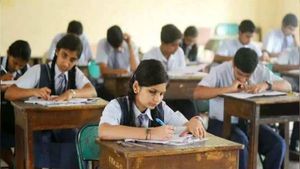  ఓవైపు కరోనా లాక్ డౌన్.. కానీ ఆ స్కూల్లో మాత్రం రహస్యంగా క్లాసులు.. 