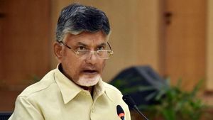  లాక్‌డౌన్ వల్ల లాభం లేదు: పారిశుద్ధ్యం ప్రధానం..బ్లీచింగ్ పౌడర్: ఇంటికి రూ.5 వేలు