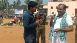 సీక్రెట్‌గా... మారువేషంలో అక్కడికి వెళ్లిన విజయనగరం కలెక్టర్.. 