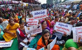 కరోనా ఎఫెక్ట్ : అమరావతిలో ఉద్యమాలు ఆపాలని దీక్షా శిబిరాలకు ప్రభుత్వం నోటీసులు- రేపు విరమణ