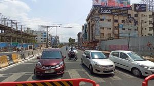  విజయవాడలో లాక్ డౌన్ .. లైట్ తీసుకున్న ప్రజలు.. యథావిథిగా రాకపోకలు- రద్దీగా దుకాణాలు..  