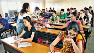 కరోనా ఎఫెక్ట్ : వాయిదా పడ్డ నీట్.. తదుపరి అప్‌డేట్ ఎప్పుడంటే..?