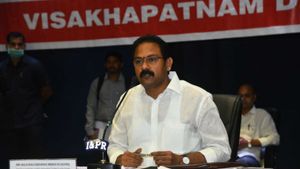 coronavirus : విజయవాడతో పోలిస్తే విశాఖలోనే హై రిస్క్ - క్వారంటైన్లో 1470 మంది- పదిమందికో అధికారి..  
