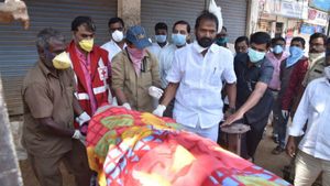 మంత్రి శ్రీనివాస్ గౌడ్ ఔదార్యం.. యాచకురాలికి దగ్గరుండి అంత్యక్రియలు, శెభాష్ అంటూ..
