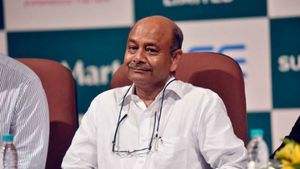 ఒకే ఒక్కడు : కరోనా లాక్ డౌన్‌లోనూ దుమ్ము రేపే లాభాల్లో ఇండియన్ టైకూన్.. 