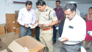 సైంటిస్టులకు సైతం సాధ్యం కానిది.. ఇదే కరోనా విరుగుడు అంటూ.. హైదరాబాద్‌లో కొత్త దందా...