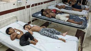 విశాఖ గ్యాస్ లీక్: పిల్లలపై పెను ప్రభావం: తల్లిదండ్రుల చేతుల్లో సొమ్మసిల్లుతూ: ఆసుపత్రుల్లో 
