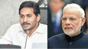 ఎల్జీ పాలిమర్స్ గ్యాస్ లీకేజీపై మోడీ, రాహుల్ గాంధీ దిగ్భ్రాంతి: వైఎస్ జగన్‌కు ప్రధాని ఫోన్