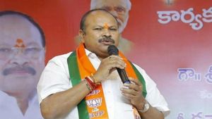 కన్నా తీరుపై వైసీపీ గరంగరం... ఆ 18 ఎకరాల భూకబ్జా బయటపెడతాం- ఏపీ సర్కార్ హెచ్చరికలు...
