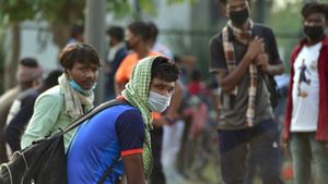 Lockdown: బెంగళూరులో 3 లక్షల Tolet బోర్డులు ! వెళ్లి పోతున్న 5 లక్షల మంది, లాక్ డౌన్ దెబ్బ ! 