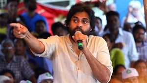 టీడిపి ఇసుక మాఫియాను ప్రోత్సహించిందన్నారు..!మీరు చేస్తుందేంటి..?వైసీపికి పవన్ సూటి ప్రశ్న..!!