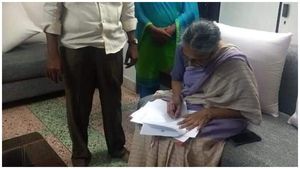 జగన్ సర్కారుకు వ్యతిరేకంగా పోస్టు.. 66 ఏళ్ల వృద్దురాలి అరెస్ట్..? అసలేం జరిగింది...?