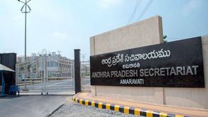 ఏపీలో వేగంగా లాక్ డౌన్ సడలింపులు- సచివాలయ కార్యకలాపాలు ప్రారంభం...