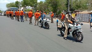 హాట్ స్పాట్ గా విజయవాడ- పరిస్ధితి ప్రమాదకరం- ఇతర ప్రాంతాలతో రాకపోకలు రద్దు...