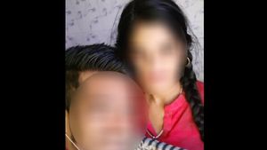  Lockdown: లాక్ డౌన్ తో 40 రోజులు ఇంట్లోనే, నవ దంపతులు ఆత్మహత్య, బెంగళూరులో బతకాలని ఆశ !  