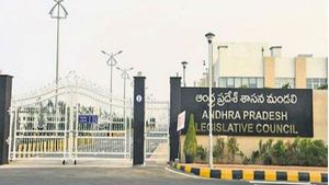  మండలి రద్దు బిల్లు లోక్‌సభ సమక్షానికి రాకుండా: టీడీపీ పావులు..హైకోర్టులో మరో పిటీషన్