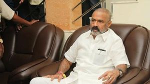  ‘బాలకృష్ణ మానసిక స్థితిపై అనుమానాలున్నాయి.. ప్రభుత్వానికి ఫిర్యాదు చేస్తా’