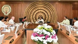  ఇక పాలన విశాఖ నుంచే...జగన్ కొత్త ఎత్తుగడలు: మంత్రులు అక్కడికే ఎప్పటి నుంచంటే..?