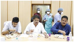 Coronavirus: దెబ్బకు దెయ్యం వదిలింది, హోమ్ క్వారంటైన్ కు ఈ -ట్యాగ్స్ లింక్, బయట తిరిగితే ! 