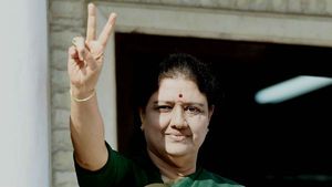 తమిళ రాజకీయాల్లో కుదుపు: శశికళ ఆగమనం: వచ్చేనెలే విడుదల: బీజేపీ నేత ట్వీట్ చేయడంపై