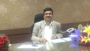 రూ.4 వేల కోట్ల కుంభకోణంలో షాకింగ్ ట్విస్ట్: ఐఎఎస్ అధికారి ఆత్మహత్య: ఉరి వేసుకుని: అనుమానాలు 