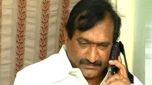  శాసనమండలి సాక్షిగా టీడీపీ సభ్యుల్లో విభేదాలు: ప్రభుత్వ వ్యతిరేక ప్రదర్శనలకు దూరంగా ఎమ్మెల్సీ