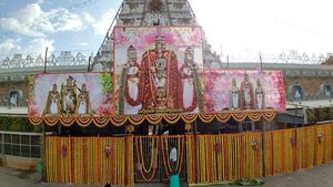 శ్రీవారి దర్శనభాగ్యం..పండుగ వాతావరణం: తిరుపతి ఆలయాల్లో ఎస్ఎంఎస్‌తో దర్శనం 
