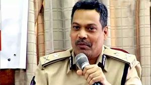 విజయవాడ గ్యాంగ్ వార్ - పోలీసుల కీలక నిర్ణయం.. సందీప్, పండు గ్రూపుల నగర బహిష్కరణ