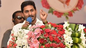 ప్రజాక్షేత్రంలోకి సీఎం జగన్..ముహూర్తం ఫిక్స్..? ఇక నేరుగా ప్రజల నుంచే ఫీడ్‌బ్యాక్