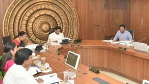 కాస్సేపట్లో ఏపీ కేబినెట్: కొత్త జిల్లాలపై అధ్యయన కమిటీ..ఇసుక కార్పొరేషన్? రాజధానులపై