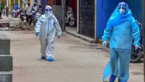 Coronavirus: కేటుగాళ్లకే పోటుగాళ్లు, కరోనా పరీక్షలు, పక్కింటోళ్ల ఫోన్ నెంబర్లు, 4, 500 మంది ఎస్కేప్ 
