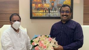 సోము హస్తిన పర్యటన వేళ.. సుజనాకు ఝలక్: రామ్‌మాధవ్‌తో భేటీలో కీలక అంశాలు: 
