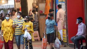 ఢిల్లీని దాటేసిన ఏపీ: మూడోరోజూ 10వేలు దాటిన కరోనా కేసులు, 68 మరణాలు, జిల్లాల వారీగా