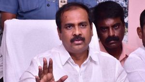 చంద్రబాబు అమరావతి ఉద్యమం స్పాన్సర్డ్‌, ఈవెంట్ మేనేజ్మెంట్.. వైసీపీ సెటైర్లు- ఎందుకంత మోజంటూ..